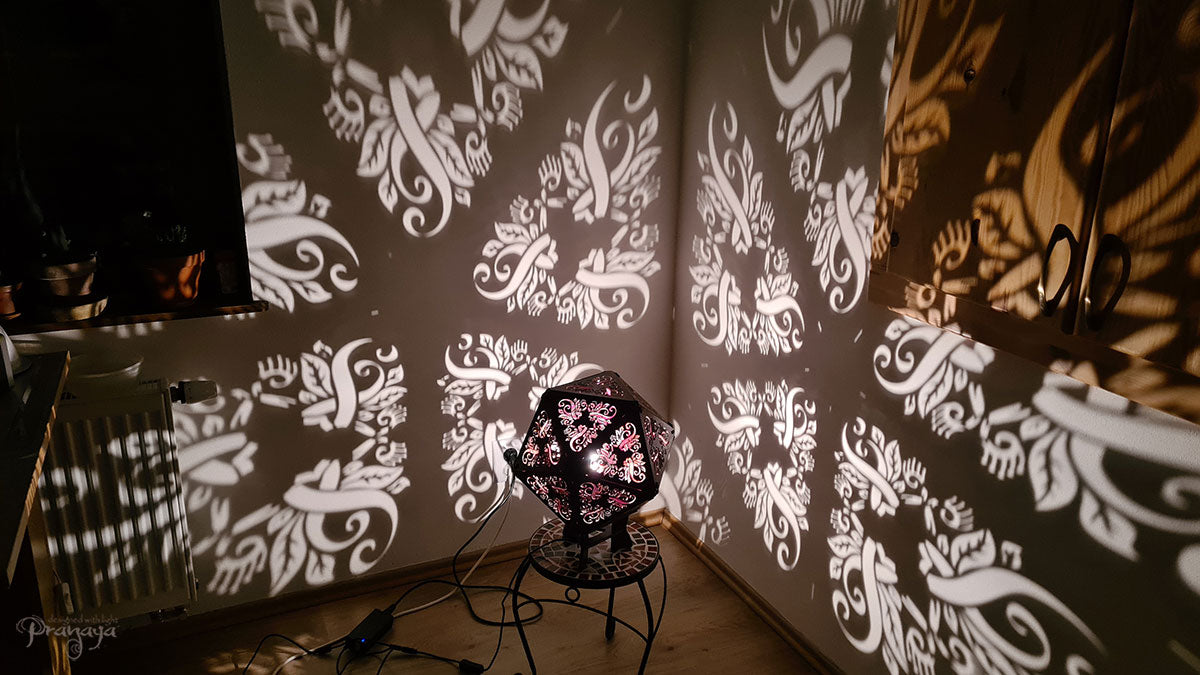 Icosahedron Terra Geometric Shadow Lamp