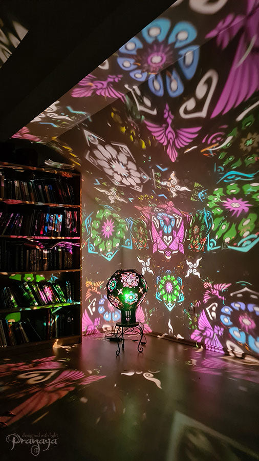 Lamphophora - psychedelic shadow lamp inspired by cacti