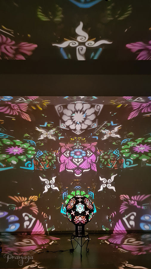 Lamphophora - psychedelic shadow lamp inspired by cacti