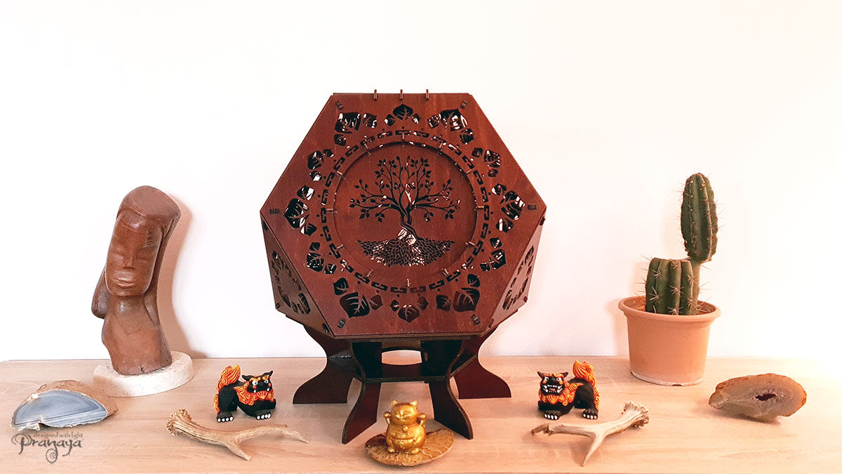 Geometric wooden shadow lamp with tree of life