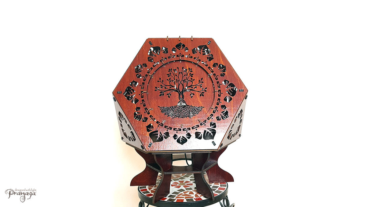 Geometric wooden shadow lamp with tree of life