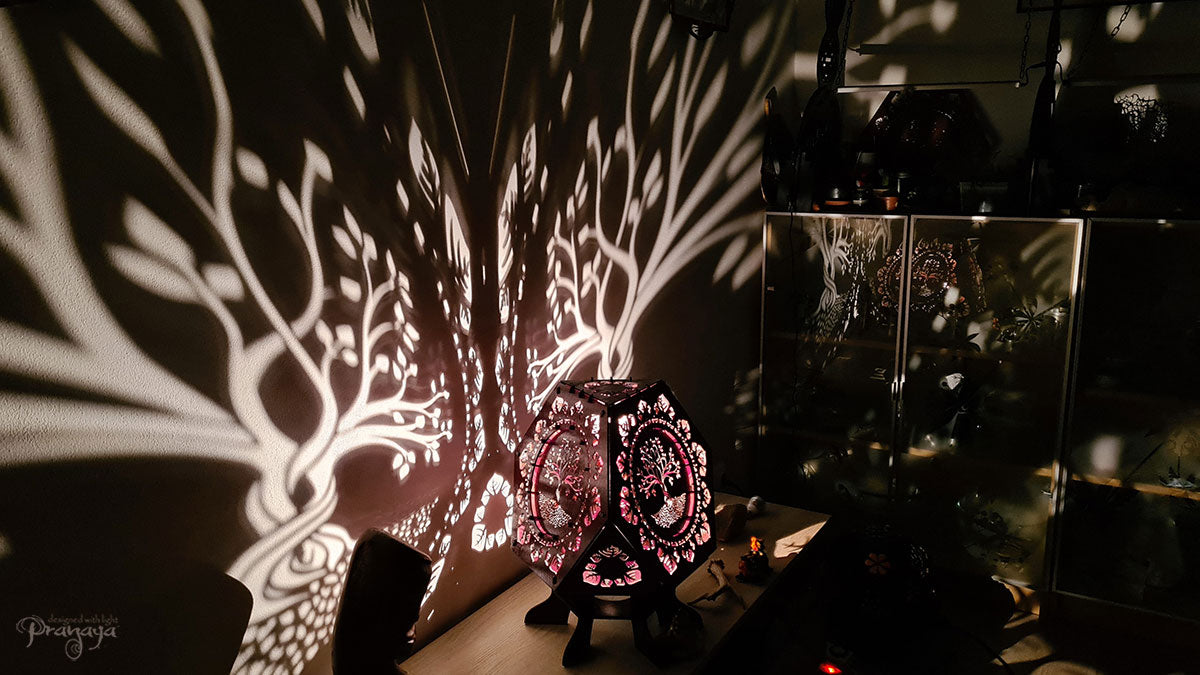 Geometric wooden shadow lamp with tree of life