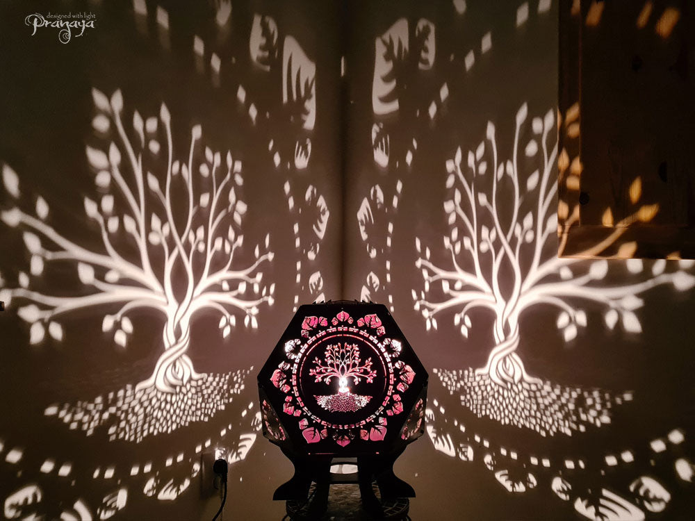 Geometric wooden shadow lamp with tree of life